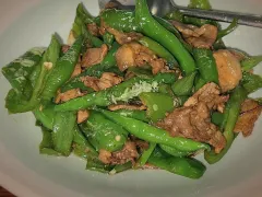 Porc sauté aux piments « fermier » – YUELU, restaurant hunanais à Paris